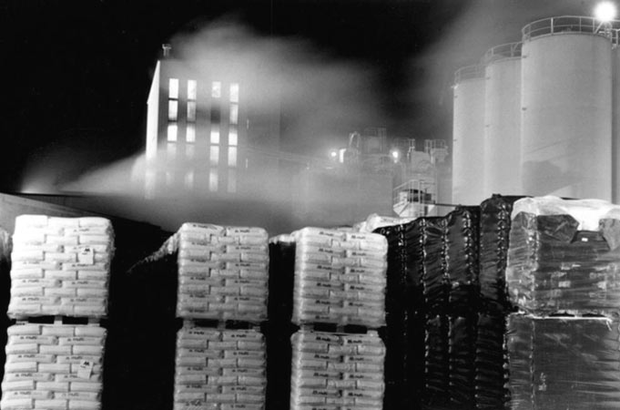 création photographique sur la mémoire industrielle et urbaine, photographie de nuit entreprise Multibase