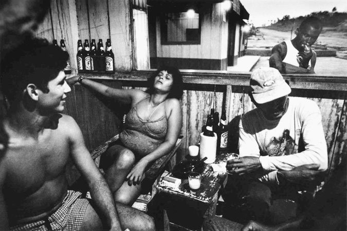 prostituée et chercheurs d´or en Amazonie brésilienne, projet photographique intimité quotidien des garimpeiros du Brésil